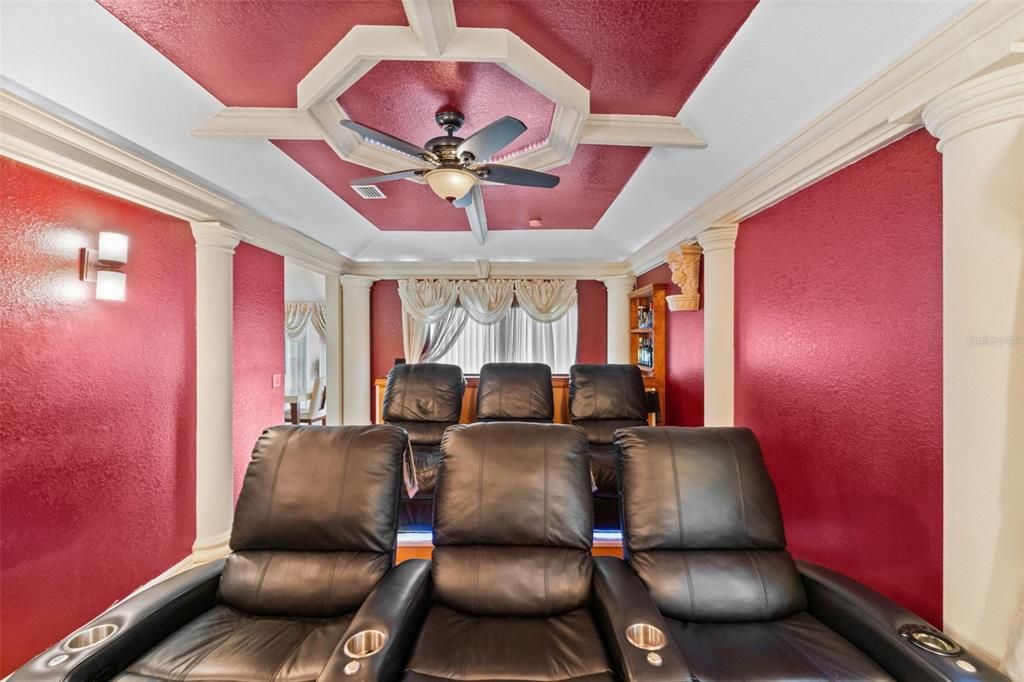 合同活跃: $304,900 (3 贝兹, 2 浴室, 2234 平方英尺)