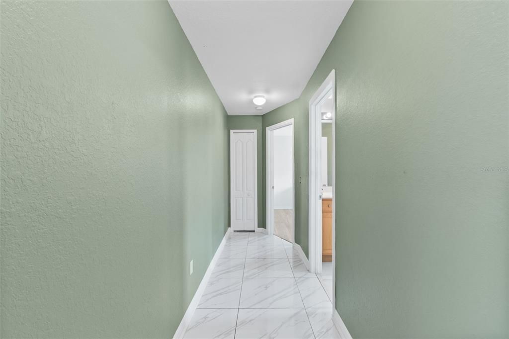 合同活跃: $304,900 (3 贝兹, 2 浴室, 2234 平方英尺)