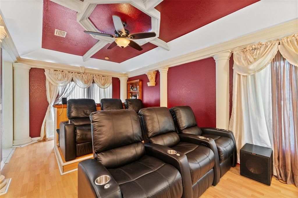 合同活跃: $304,900 (3 贝兹, 2 浴室, 2234 平方英尺)