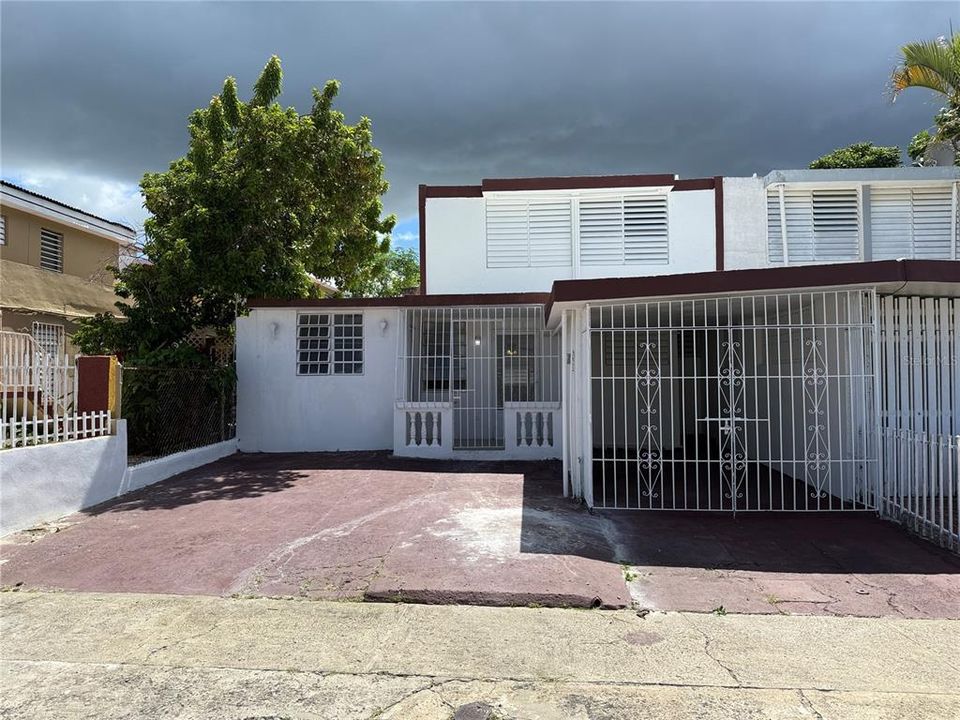 合同活跃: $165,000 (3 贝兹, 2 浴室, 1100 平方英尺)