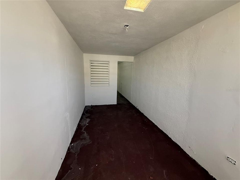 合同活跃: $165,000 (3 贝兹, 2 浴室, 1100 平方英尺)