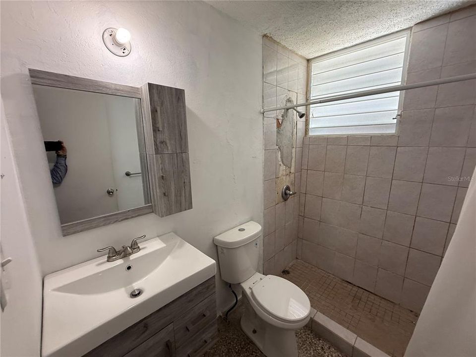 合同活跃: $165,000 (3 贝兹, 2 浴室, 1100 平方英尺)