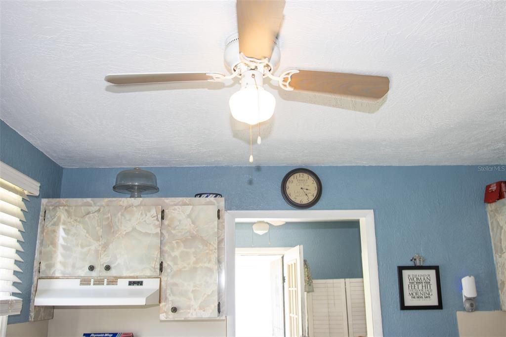 En Venta: $285,000 (2 camas, 1 baños, 702 Pies cuadrados)