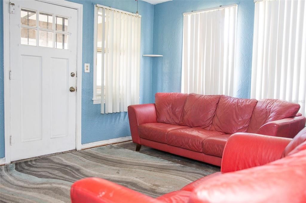 En Venta: $285,000 (2 camas, 1 baños, 702 Pies cuadrados)