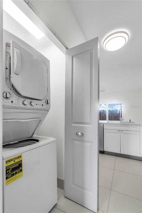 На продажу: $309,000 (3 спален, 2 ванн, 1169 Квадратных фут)