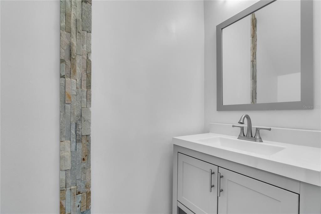 На продажу: $309,000 (3 спален, 2 ванн, 1169 Квадратных фут)