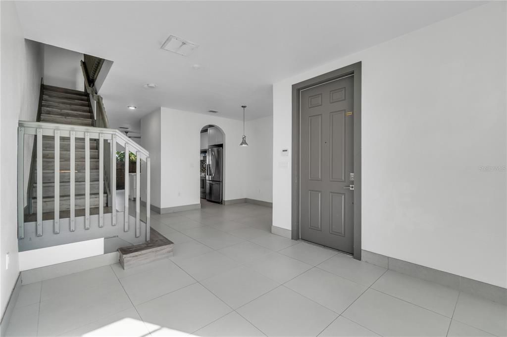 На продажу: $309,000 (3 спален, 2 ванн, 1169 Квадратных фут)