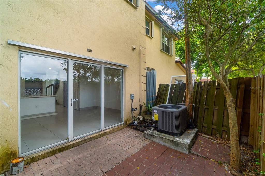 На продажу: $309,000 (3 спален, 2 ванн, 1169 Квадратных фут)