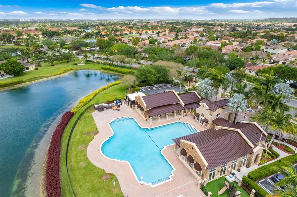 На продажу: $309,000 (3 спален, 2 ванн, 1169 Квадратных фут)