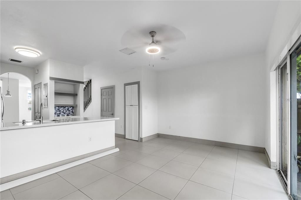 На продажу: $309,000 (3 спален, 2 ванн, 1169 Квадратных фут)