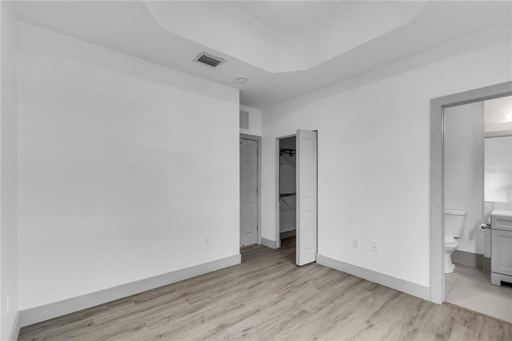 На продажу: $309,000 (3 спален, 2 ванн, 1169 Квадратных фут)