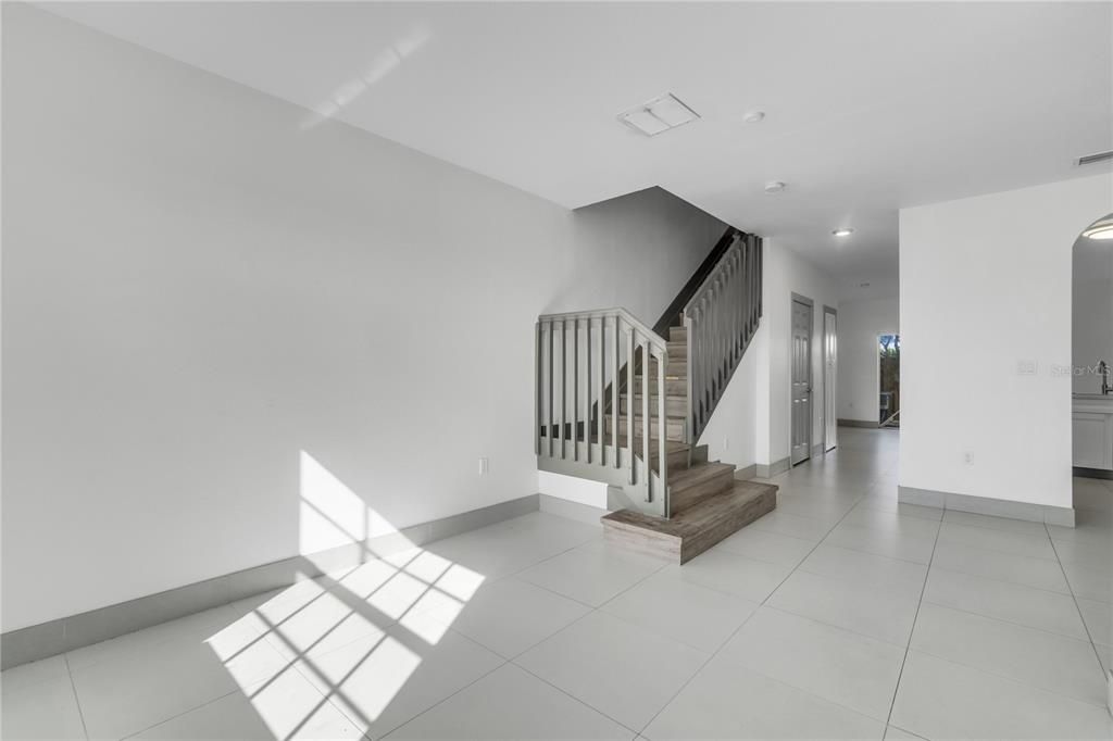 На продажу: $309,000 (3 спален, 2 ванн, 1169 Квадратных фут)