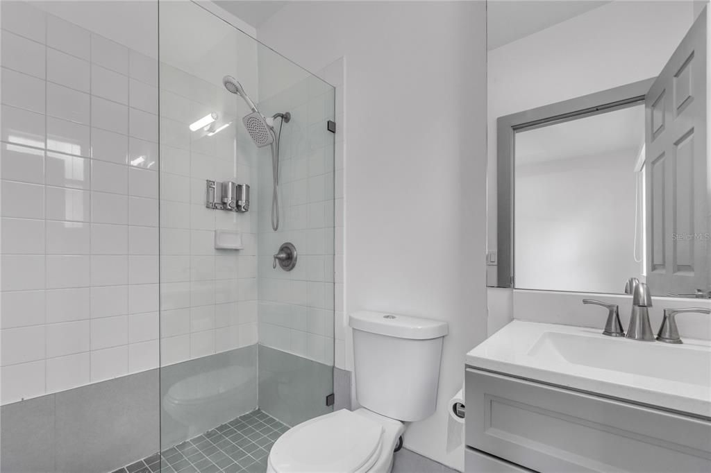 На продажу: $309,000 (3 спален, 2 ванн, 1169 Квадратных фут)