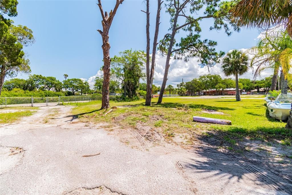 En Venta: $4,000,000 (1.23 acres)