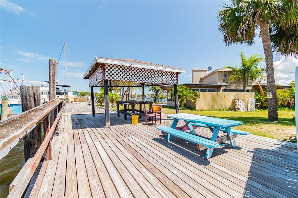 En Venta: $4,000,000 (1.23 acres)