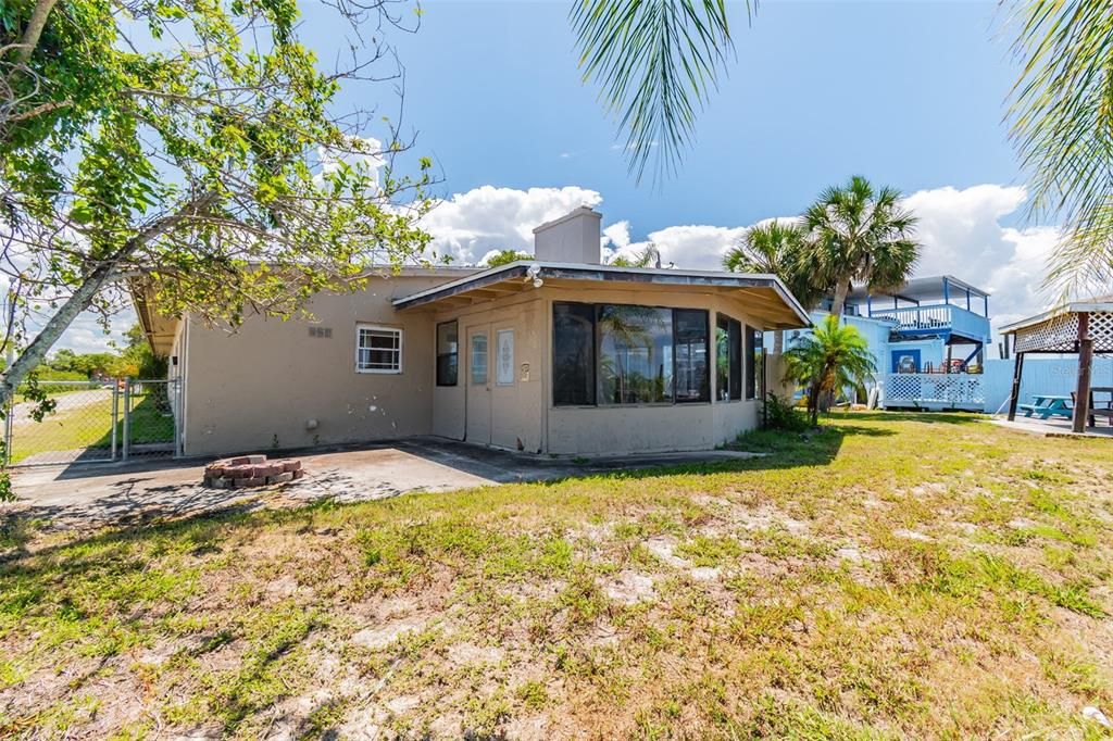 En Venta: $4,000,000 (1.23 acres)