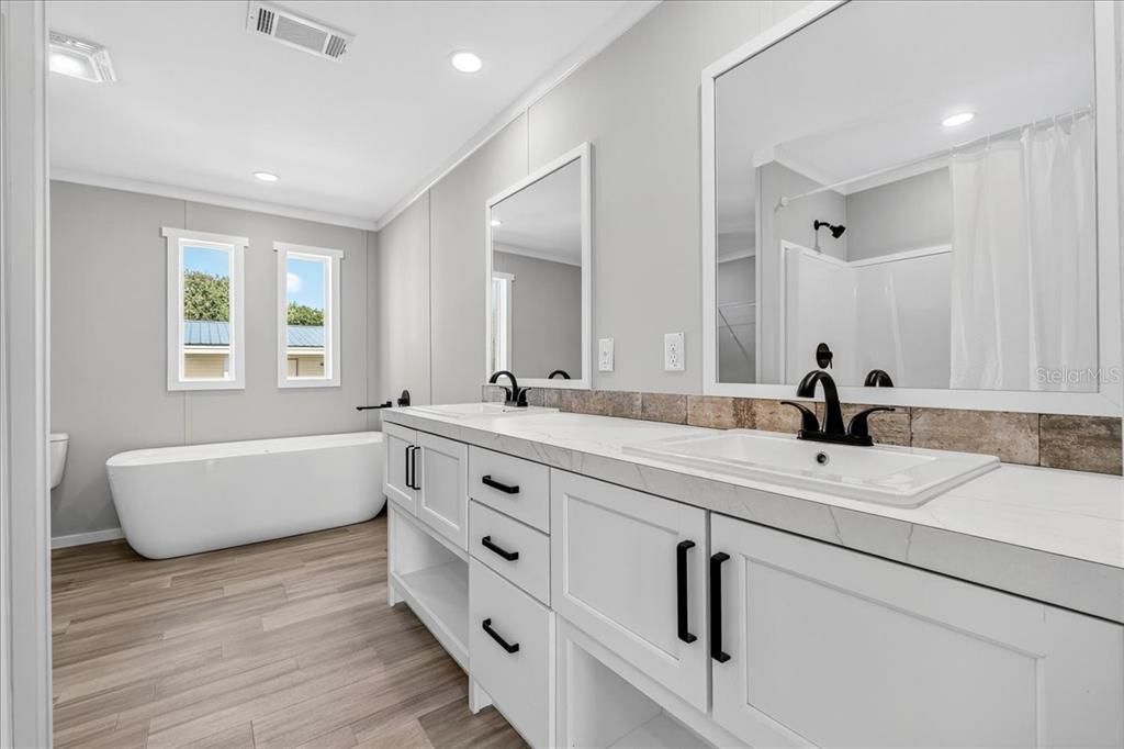 待售: $285,996 (3 贝兹, 2 浴室, 1680 平方英尺)