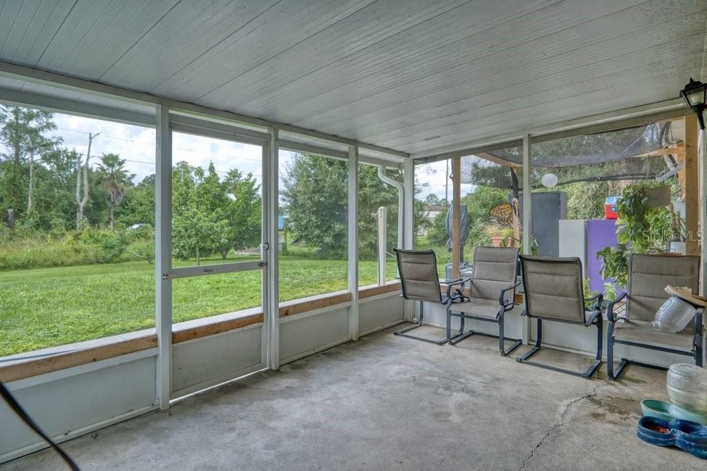 For Sale: $299,900 (3 beds, 2 baths, 1380 Square Feet)