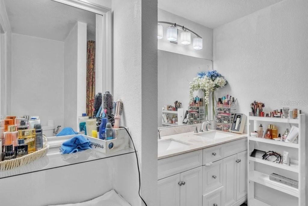 For Sale: $299,900 (3 beds, 2 baths, 1380 Square Feet)