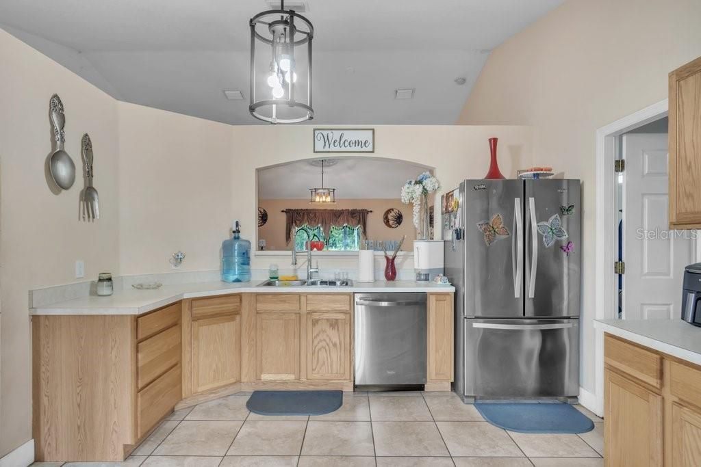 For Sale: $299,900 (3 beds, 2 baths, 1380 Square Feet)