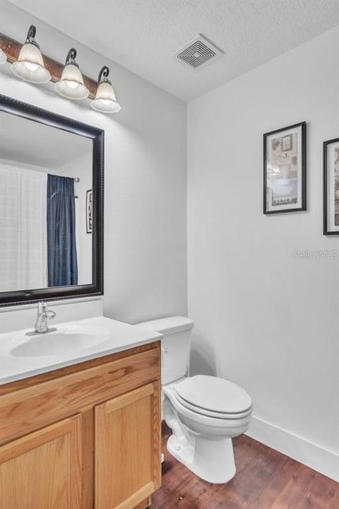 For Sale: $299,900 (3 beds, 2 baths, 1380 Square Feet)