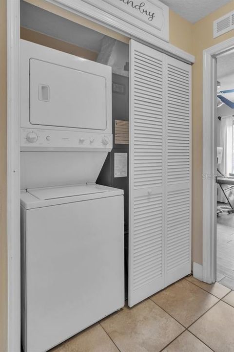 For Sale: $299,900 (3 beds, 2 baths, 1380 Square Feet)