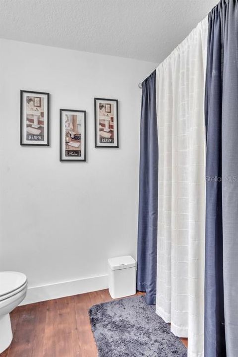 For Sale: $299,900 (3 beds, 2 baths, 1380 Square Feet)