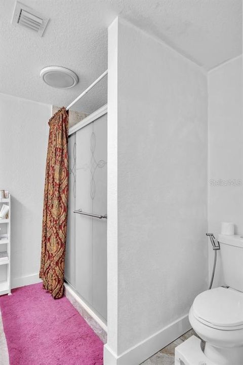 For Sale: $299,900 (3 beds, 2 baths, 1380 Square Feet)