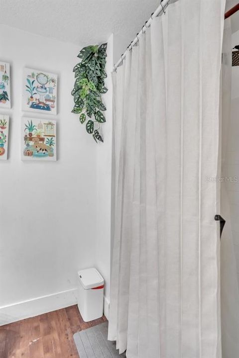 For Sale: $299,900 (3 beds, 2 baths, 1380 Square Feet)