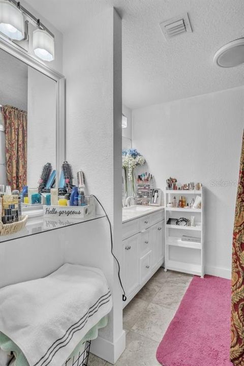 For Sale: $299,900 (3 beds, 2 baths, 1380 Square Feet)