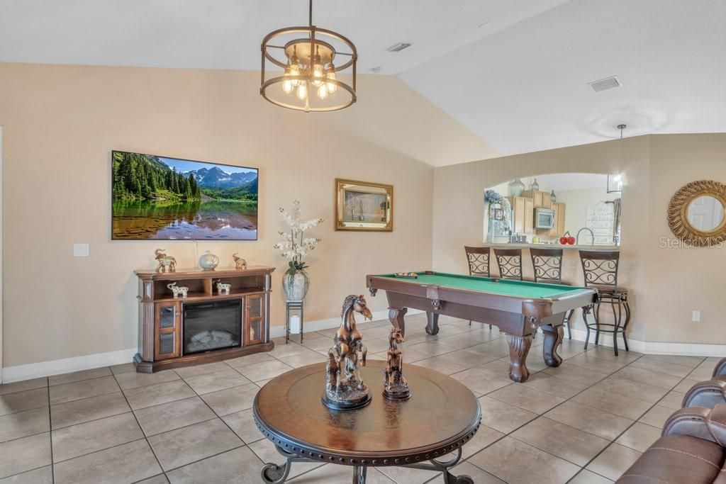 For Sale: $299,900 (3 beds, 2 baths, 1380 Square Feet)