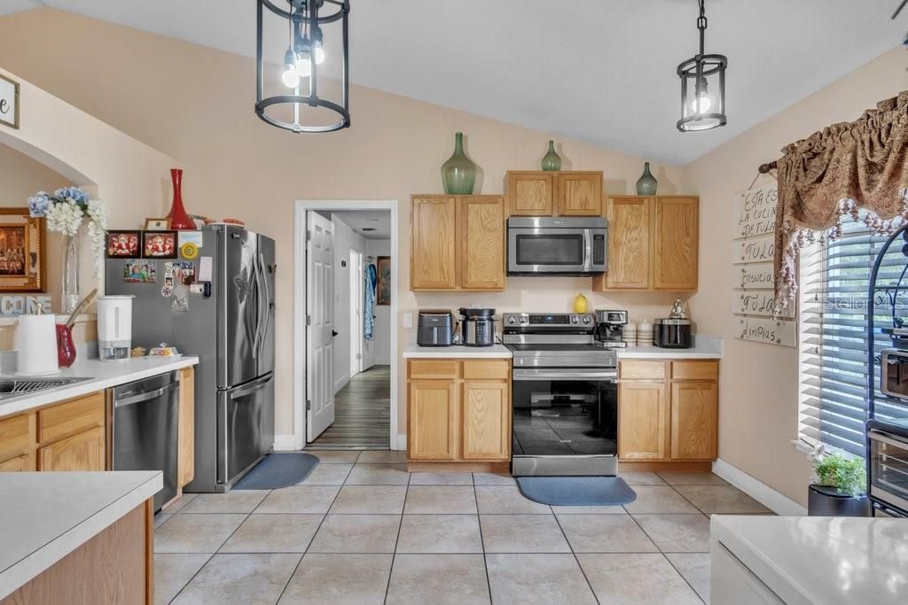 For Sale: $299,900 (3 beds, 2 baths, 1380 Square Feet)