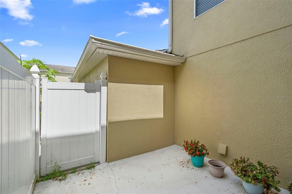 Active With Contract: $350,000 (3 beds, 2 baths, 1671 Square Feet)