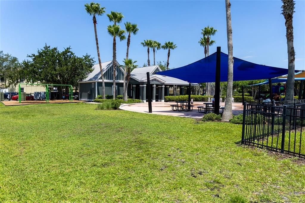 Active With Contract: $350,000 (3 beds, 2 baths, 1671 Square Feet)