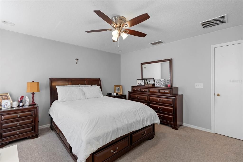 Active With Contract: $350,000 (3 beds, 2 baths, 1671 Square Feet)