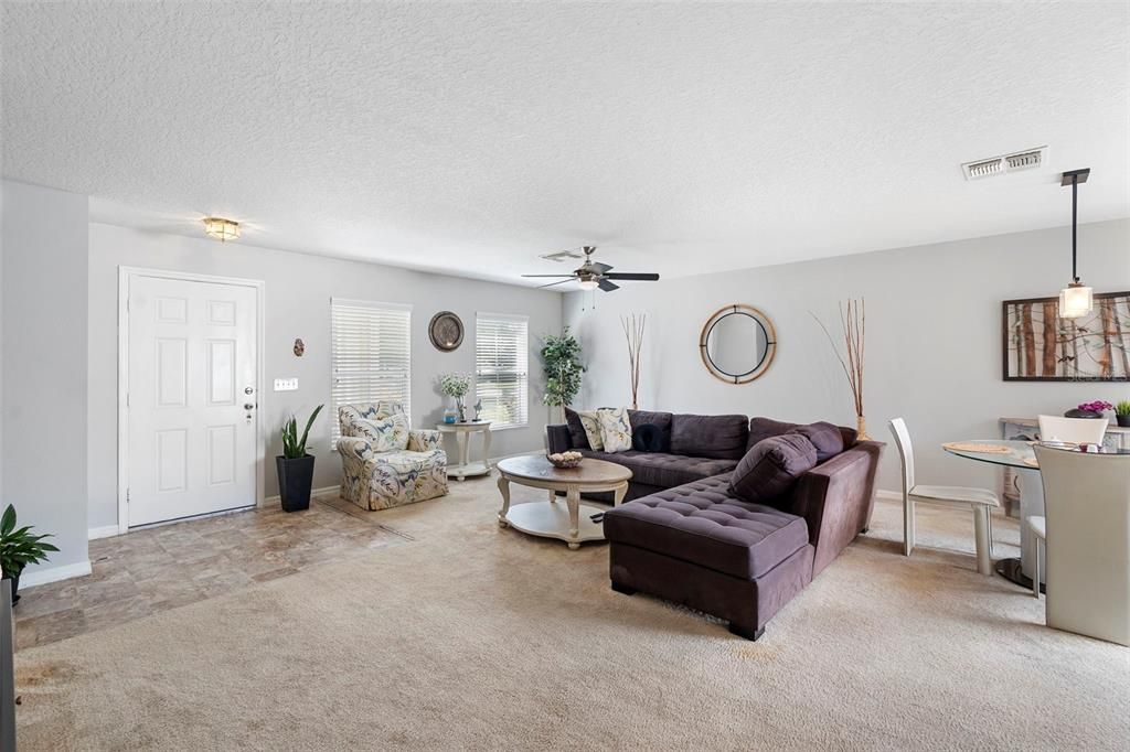 Active With Contract: $350,000 (3 beds, 2 baths, 1671 Square Feet)