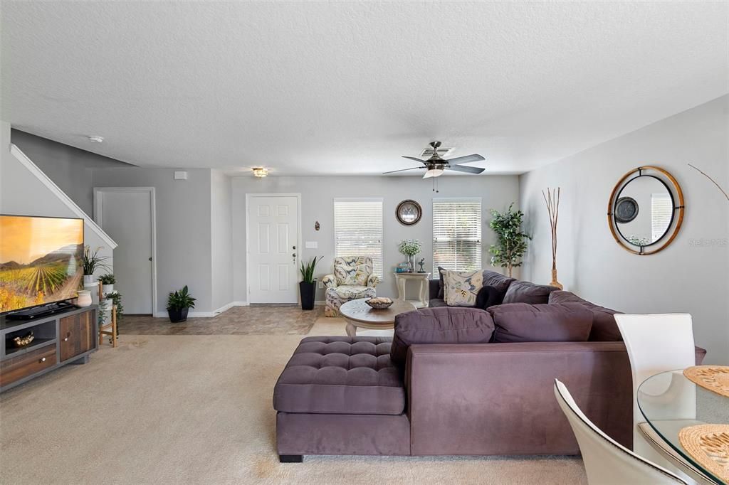 Active With Contract: $350,000 (3 beds, 2 baths, 1671 Square Feet)