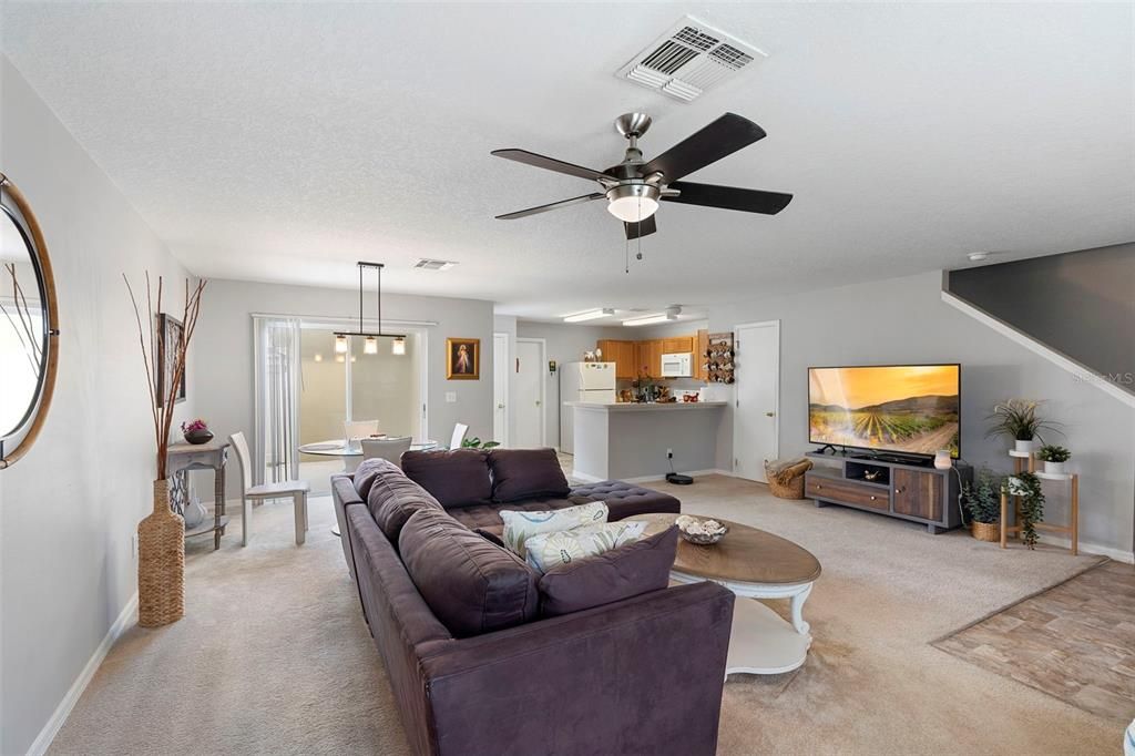 Active With Contract: $350,000 (3 beds, 2 baths, 1671 Square Feet)