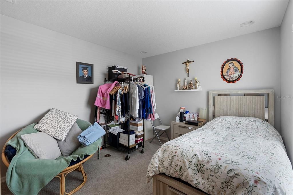 Active With Contract: $350,000 (3 beds, 2 baths, 1671 Square Feet)