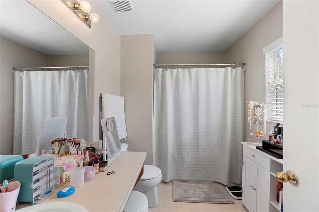 Active With Contract: $350,000 (3 beds, 2 baths, 1671 Square Feet)