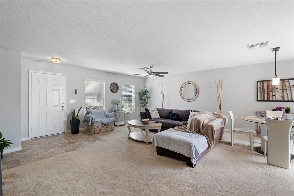 Active With Contract: $350,000 (3 beds, 2 baths, 1671 Square Feet)