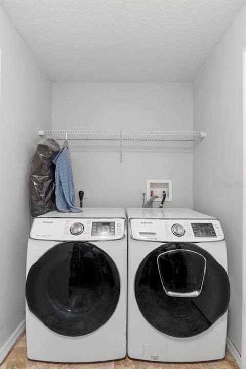 Active With Contract: $350,000 (3 beds, 2 baths, 1671 Square Feet)