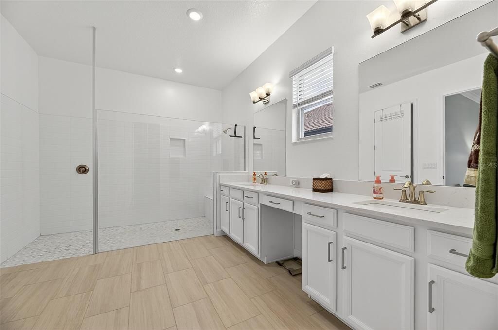 На продажу: $600,000 (3 спален, 3 ванн, 2766 Квадратных фут)