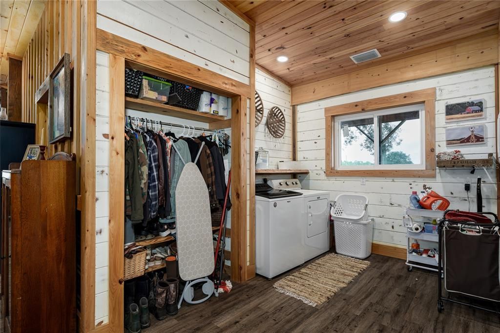 For Sale: $1,550,000 (4 beds, 3 baths, 2700 Square Feet)