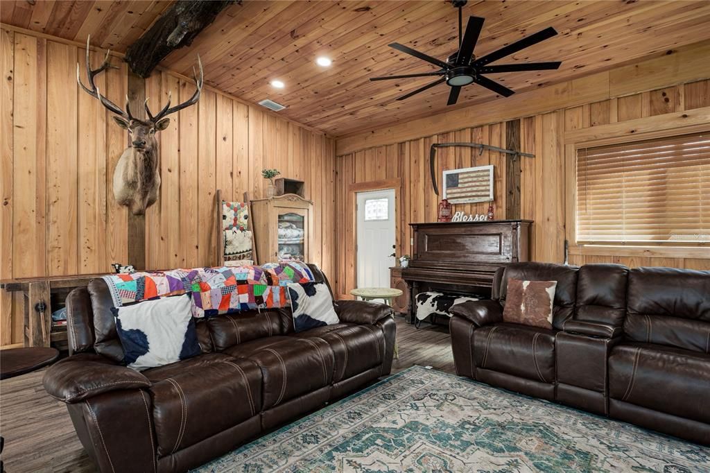 For Sale: $1,550,000 (4 beds, 3 baths, 2700 Square Feet)