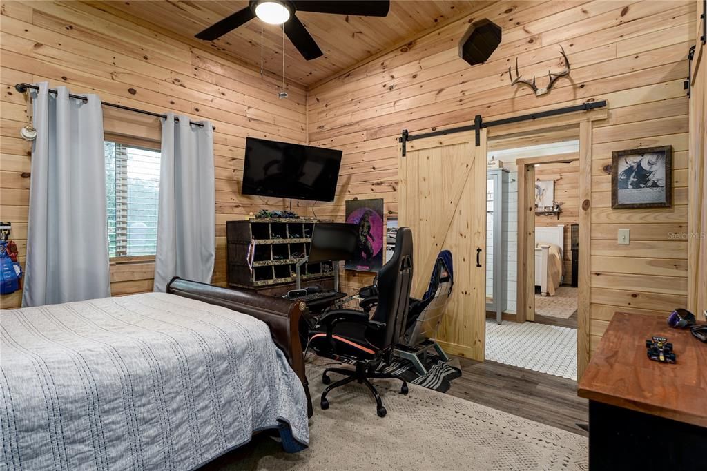 For Sale: $1,550,000 (4 beds, 3 baths, 2700 Square Feet)