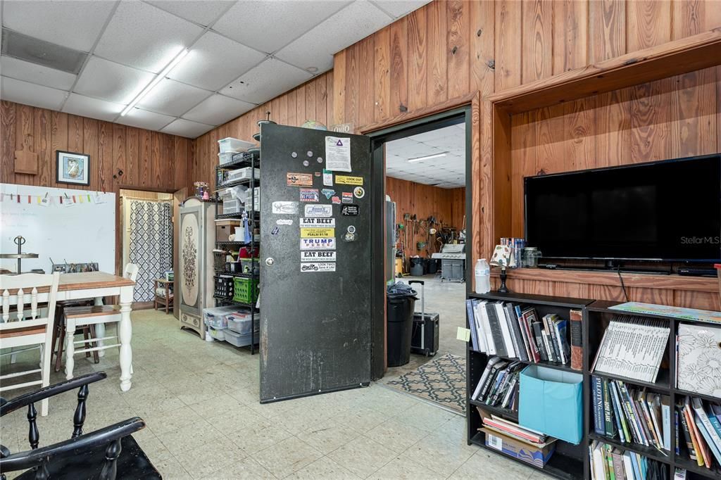 For Sale: $1,550,000 (4 beds, 3 baths, 2700 Square Feet)