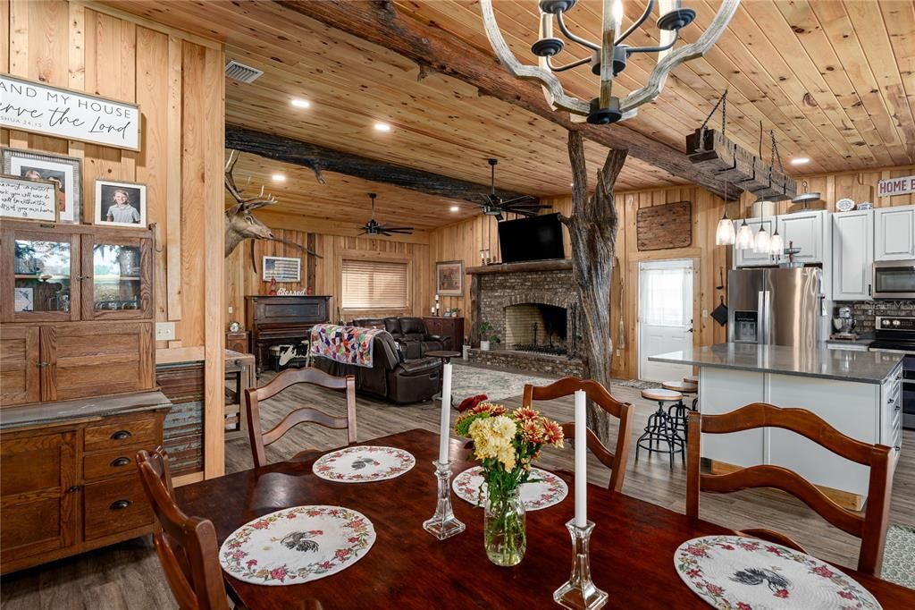 For Sale: $1,550,000 (4 beds, 3 baths, 2700 Square Feet)