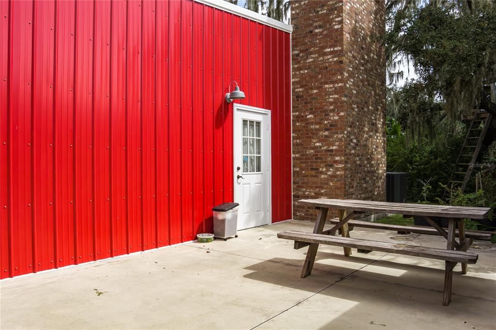 For Sale: $1,550,000 (4 beds, 3 baths, 2700 Square Feet)