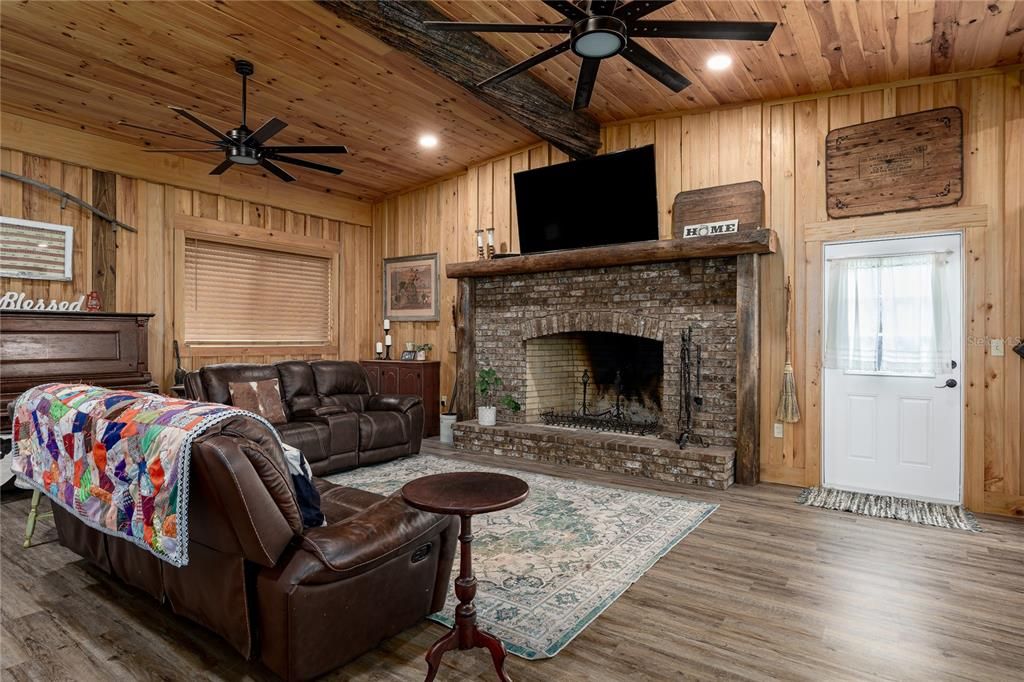 For Sale: $1,550,000 (4 beds, 3 baths, 2700 Square Feet)